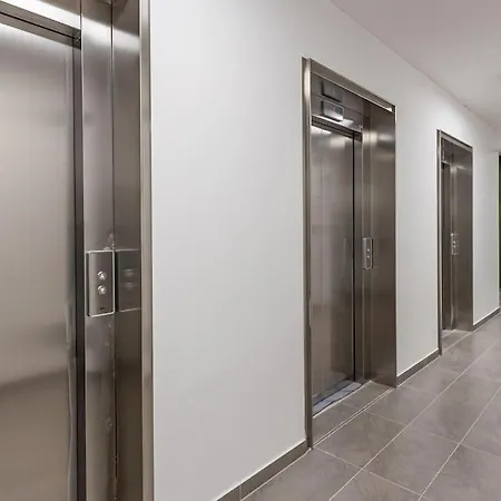 Panoramic View Close To Hockey Stadium Апартаменты Братислава