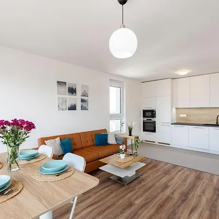 Panoramic View Close To Hockey Stadium Lägenhet *