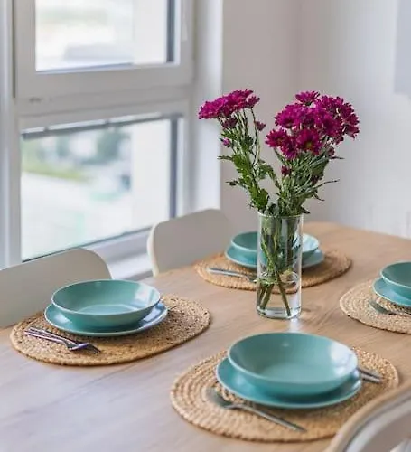 Apartment Panoramic View Close To Hockey Stadium