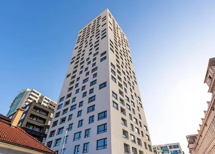 Apartment Panoramic View Close To Hockey Stadium *