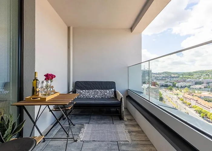 Panoramic View Close To Hockey Stadium Appartement *