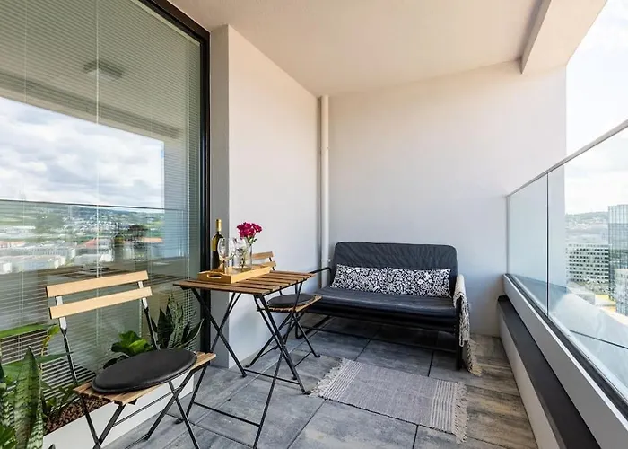 Panoramic View Close To Hockey Stadium Appartement Bratislava